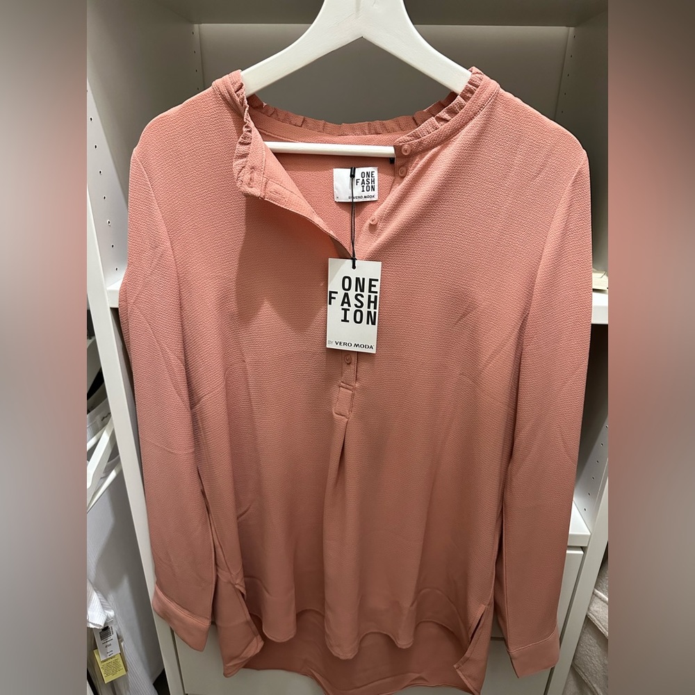 Vero Moda - Long sleeve button up blouse - Medium - peachy/pink
